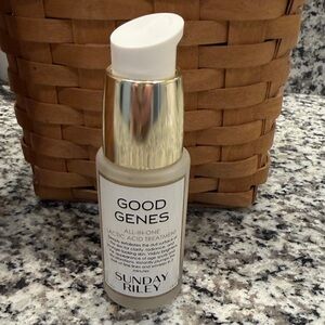 Sunday Riley Good Genes with Gold Cap